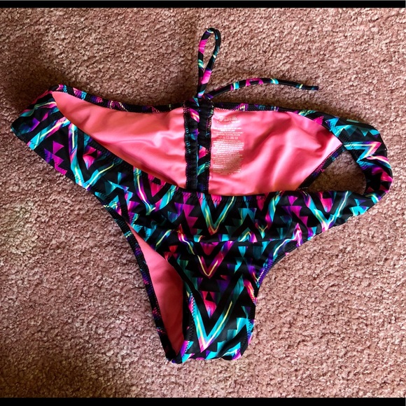 VS PINK bikini bottoms - Picture 3 of 10